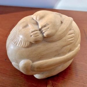 HAND-CARVED LOVERS' EMBRACE WOOD CARVING